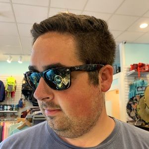 Meet your Posher, Logan